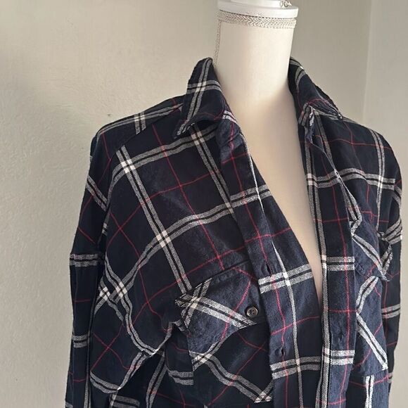 Forever 21 Size large navy blue flannel long sleeve button front - Picture 4 of 6